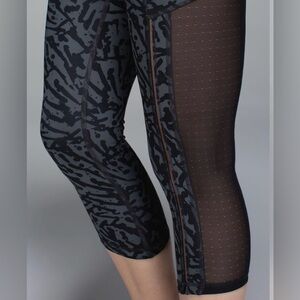 Lululemon Leggings - Hot to Street Crop